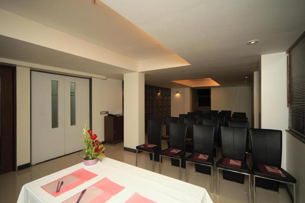 Centurion Inn Pune Luaran gambar