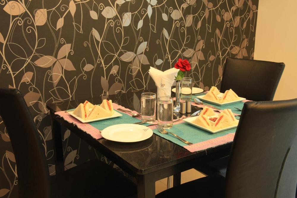 Centurion Inn Pune Luaran gambar